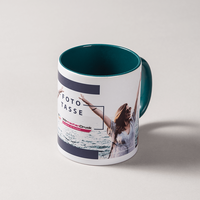 grüne Werbetasse, Innenseite und Henkel grün, außen Druck in Fotoqualität