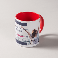 rote Werbetasse, Innenseite und Henkel rot, außen Druck in Fotoqualität